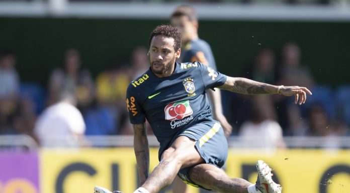 Neymar no treino da seleção