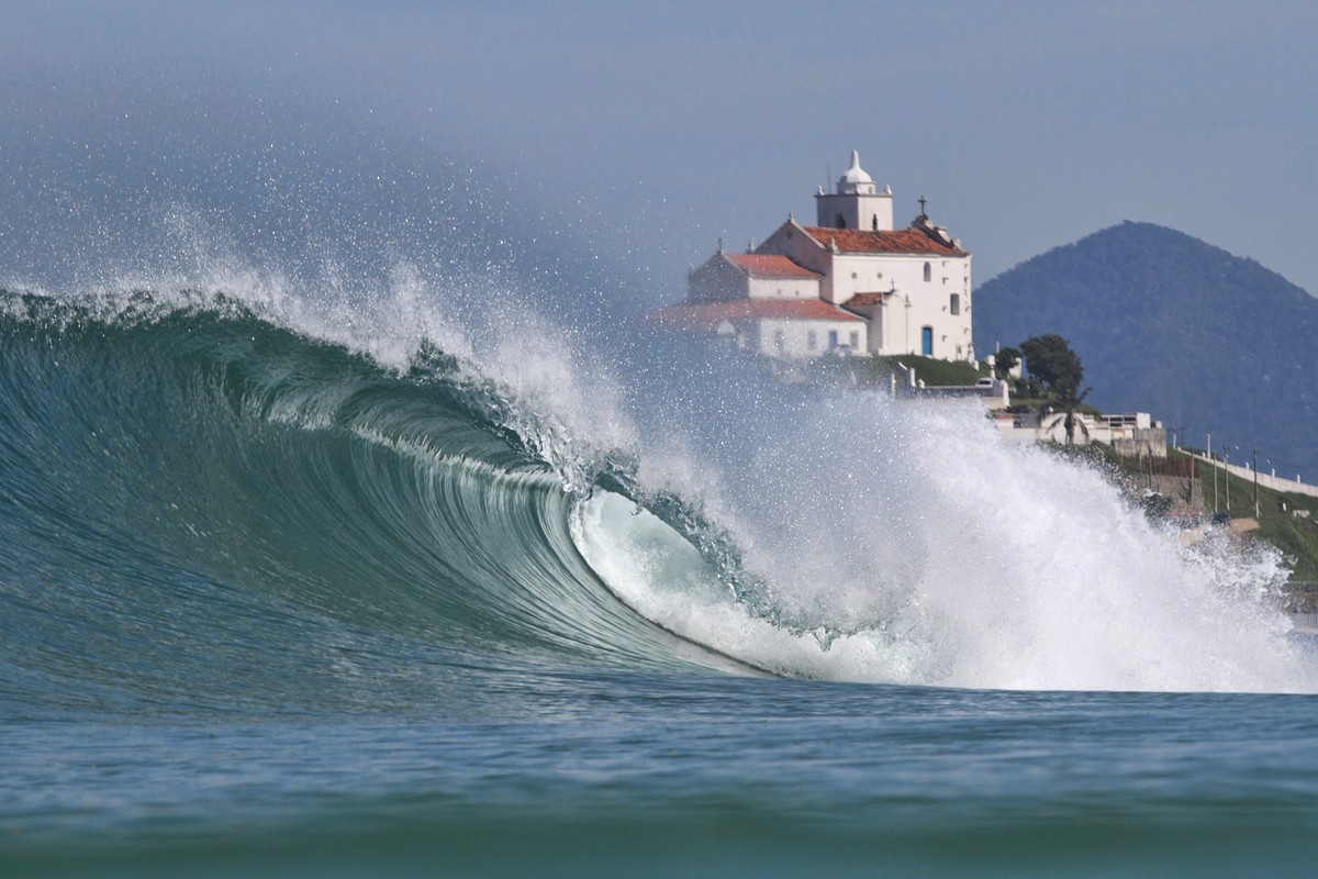 Quais são as 10 melhores praias para praticar surf? Descubra agora