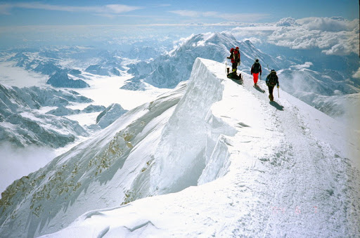 Quais são os 10 alpinistas mais famosos no mundo? Descubra