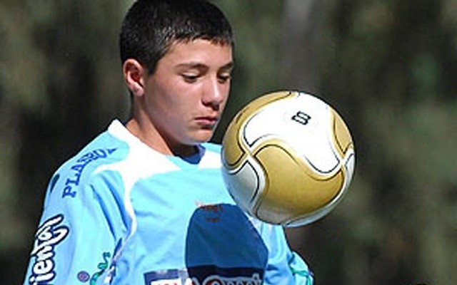 Saiba a história do jogador de futebol mais jovem do mundo