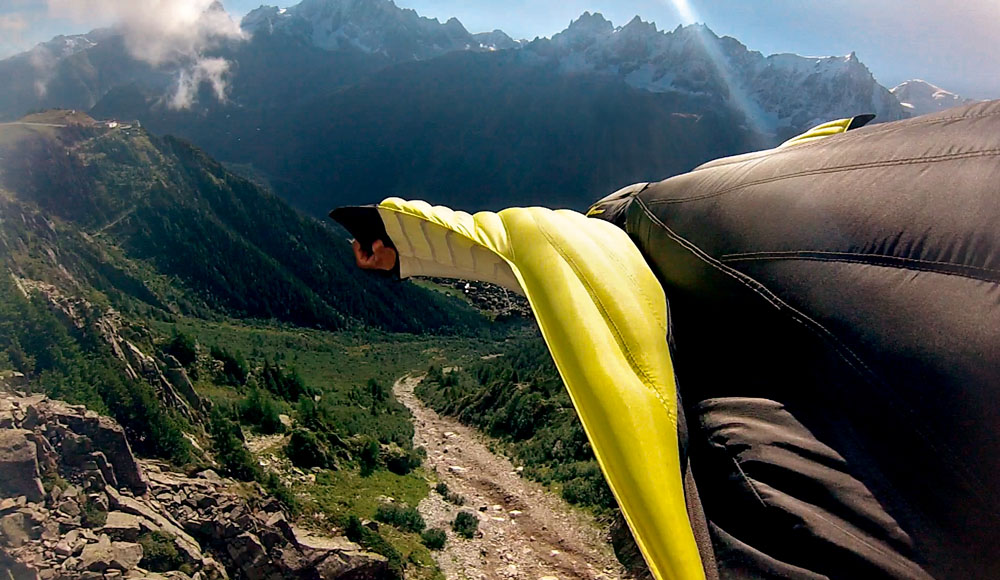 Conheça a origem do Wingsuit e como praticar