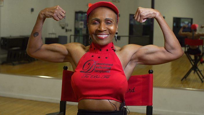 Fisiculturismo - a atleta mais idosa do mundo começou a se exercitar com 56 anos