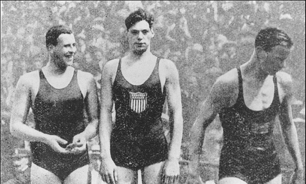 Johnny Weissmuller - Ator de "Tarzan" que venceu 5 ouros olímpicos na natação